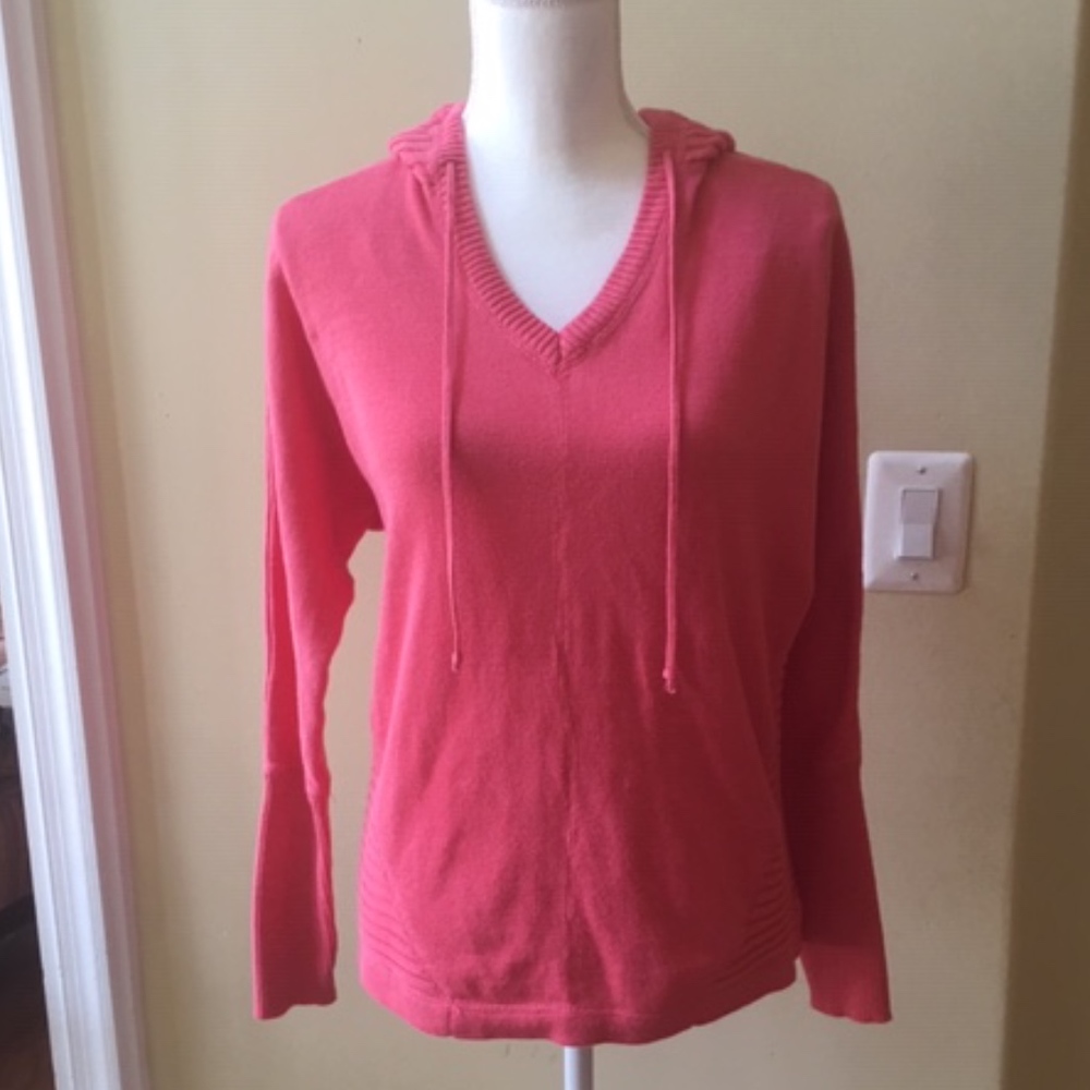 Dakini Pink High-Low Hem Hooded Sweater